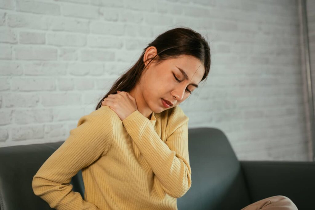 How a Chiropractor Can Help With Shoulder Pain Reinhardt Chiropractic